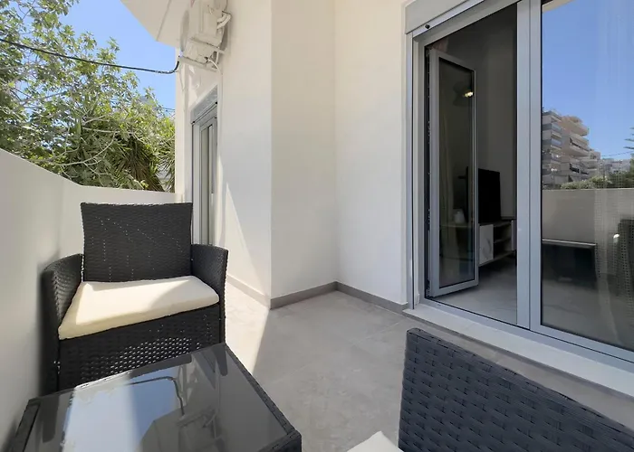 Monterey I1 54 Sqm Cozy Apt In Paleo Faliro