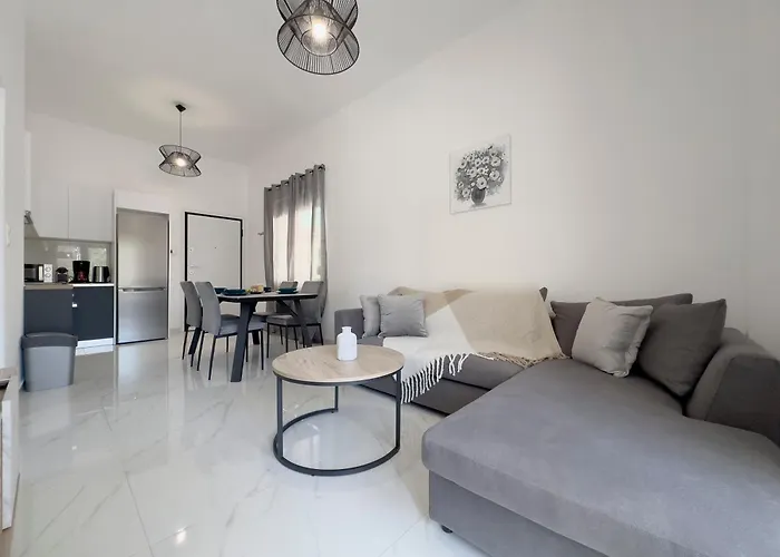 Monterey I1 54 Sqm Cozy Apt In Paleo Faliro